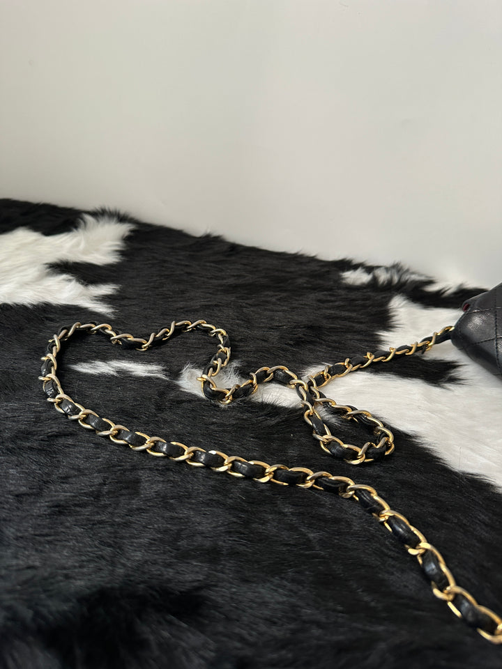 CHANEL 🖤 Vintage Round CC Crossbody｜Quilted Classic × Gold-Tone Elegance × Lightweight Daily Luxury