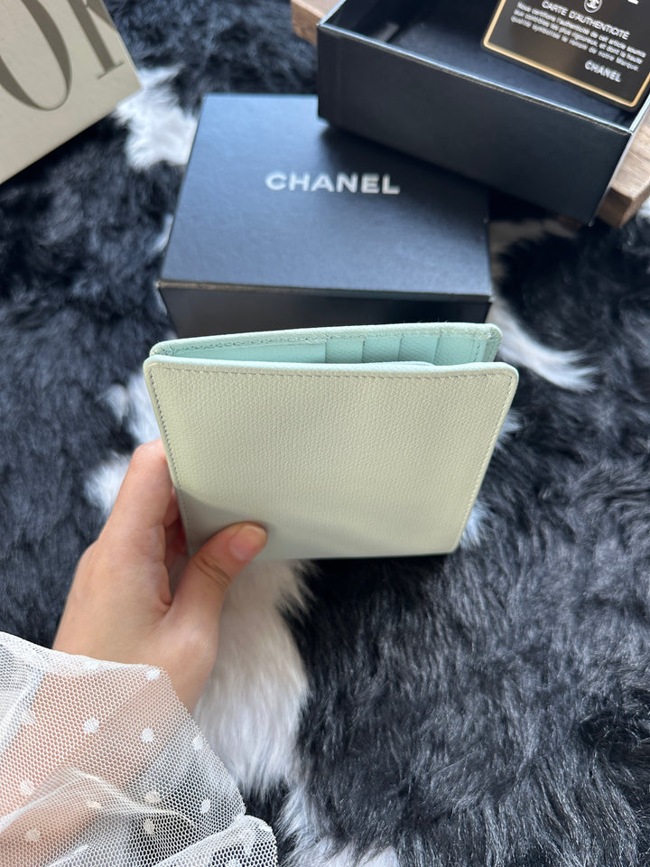 Chanel Mint Green Short Wallet 🩵｜Rare Macaron Mint × Compact Size × Full Set