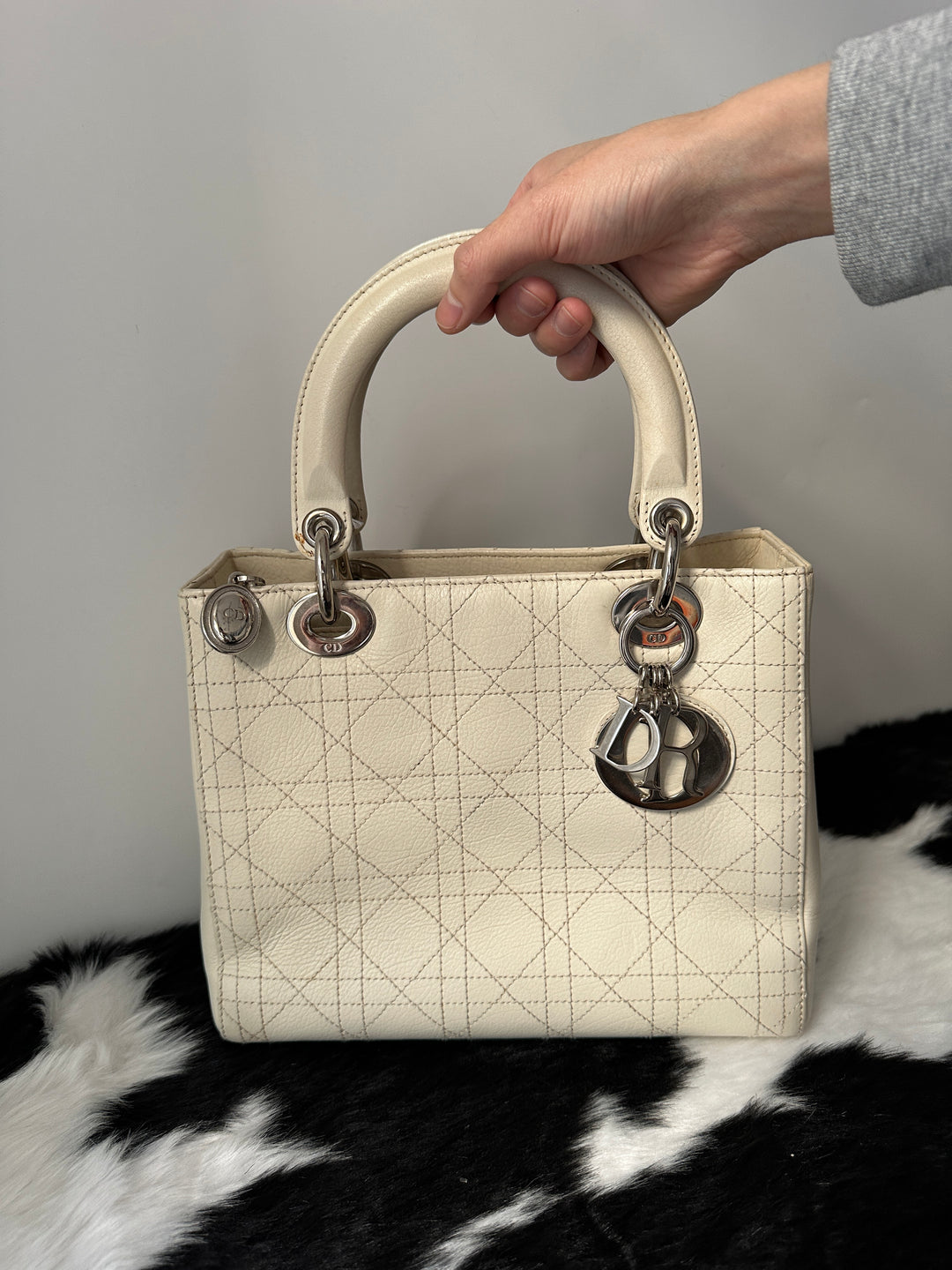Christian Dior Lady Dior Medium Lambskin White Handbag 🤍｜Cannage Quilting × D.I.O.R. Charms × Silver Hardware✨