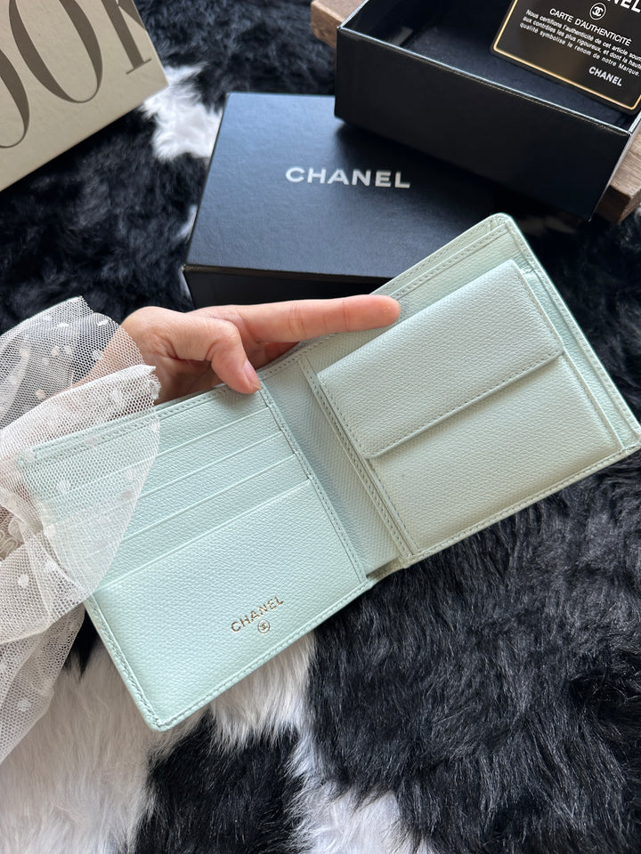 Chanel Mint Green Short Wallet 🩵｜Rare Macaron Mint × Compact Size × Full Set