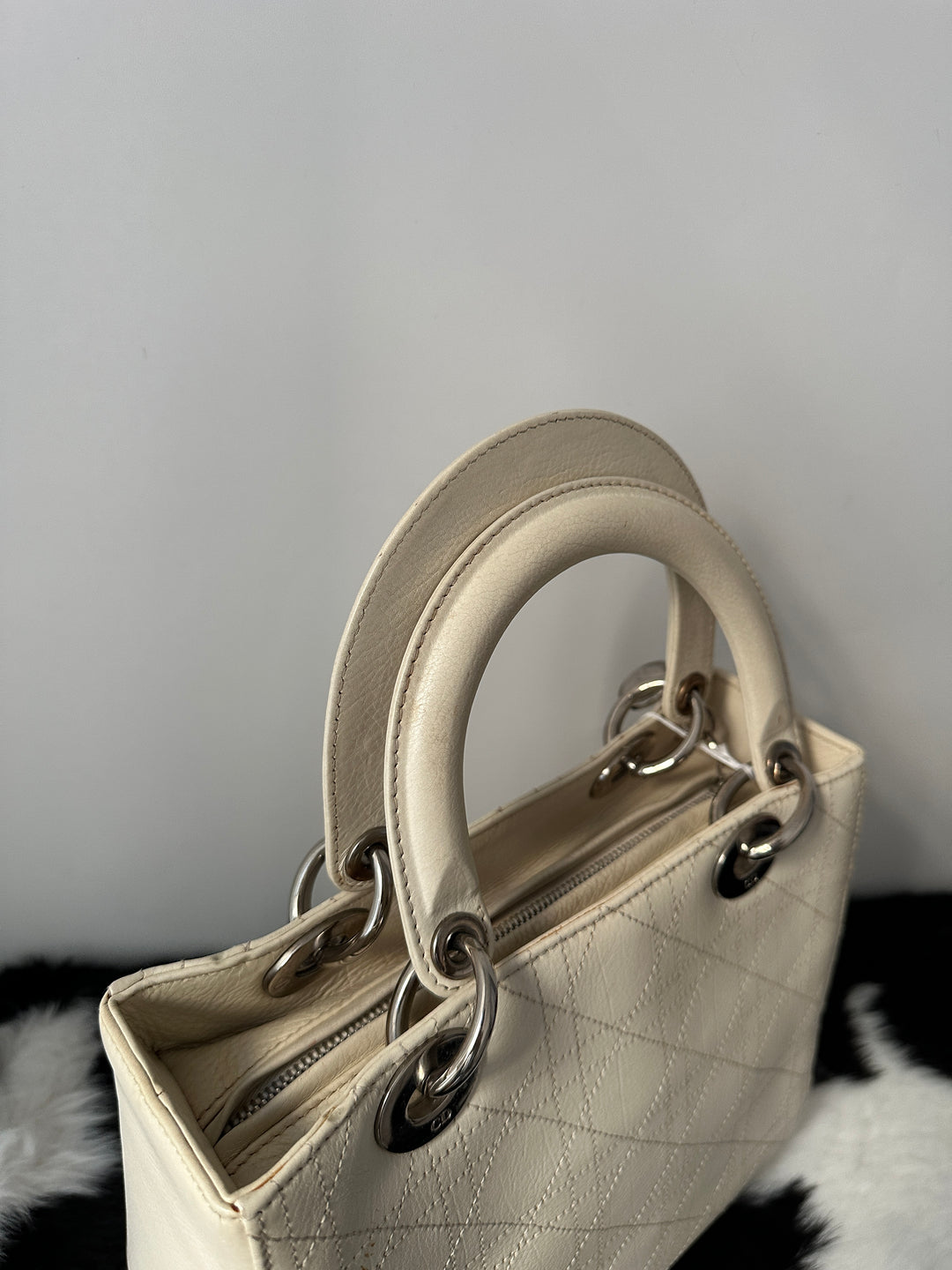Christian Dior Lady Dior Medium Lambskin White Handbag 🤍｜Cannage Quilting × D.I.O.R. Charms × Silver Hardware✨