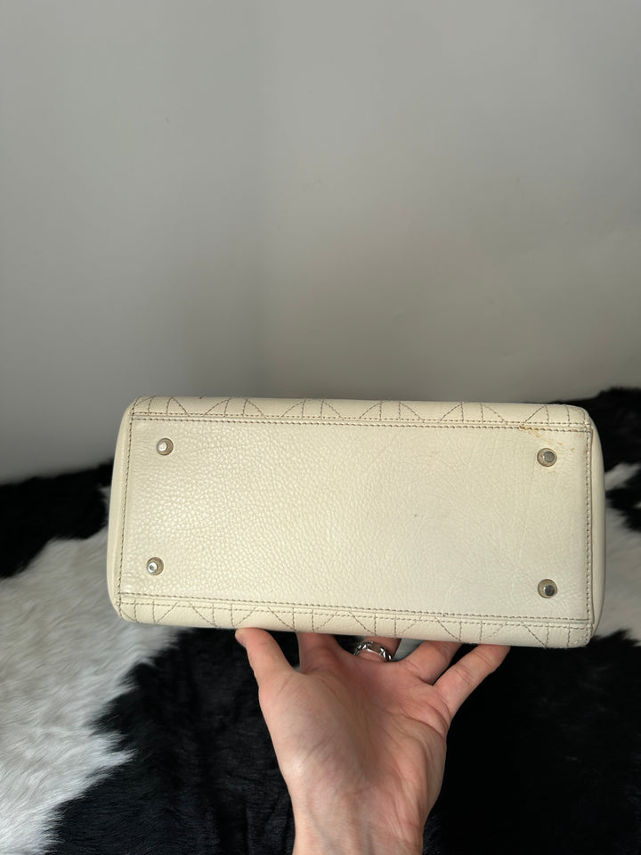 Christian Dior Lady Dior Medium Lambskin White Handbag 🤍｜Cannage Quilting × D.I.O.R. Charms × Silver Hardware✨