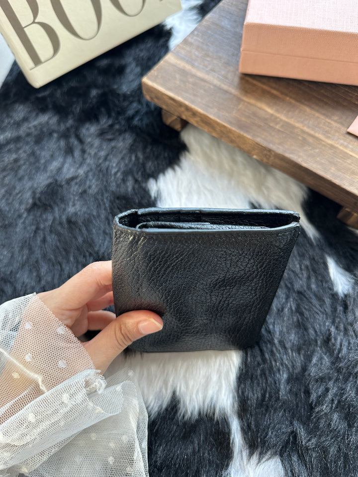 Miu Miu Bow Short Wallet 🖤｜Sweet Bow Detail × Compact Size × Full Set
