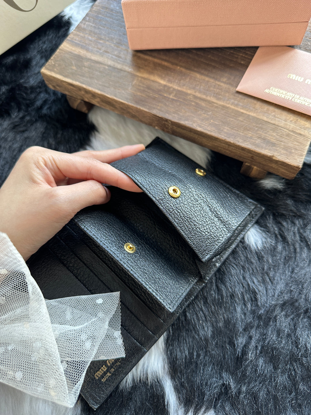 Miu Miu Bow Short Wallet 🖤｜Sweet Bow Detail × Compact Size × Full Set