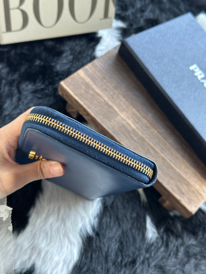 Prada Saffiano Zip-Around Long Wallet 💙｜Gem Blue × Contrast Interior × Full Set