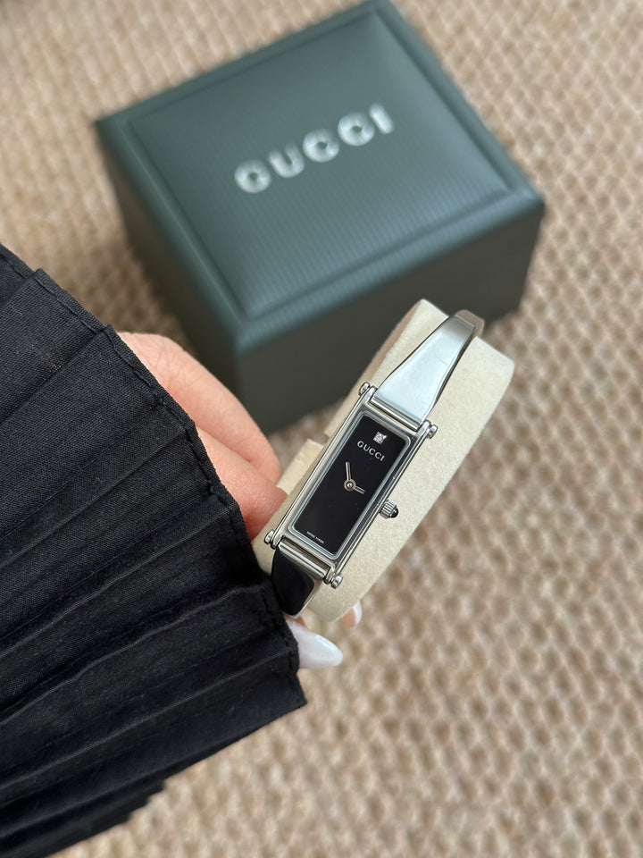Gucci Vintage Bangle Watch ⌚✨ (with box)