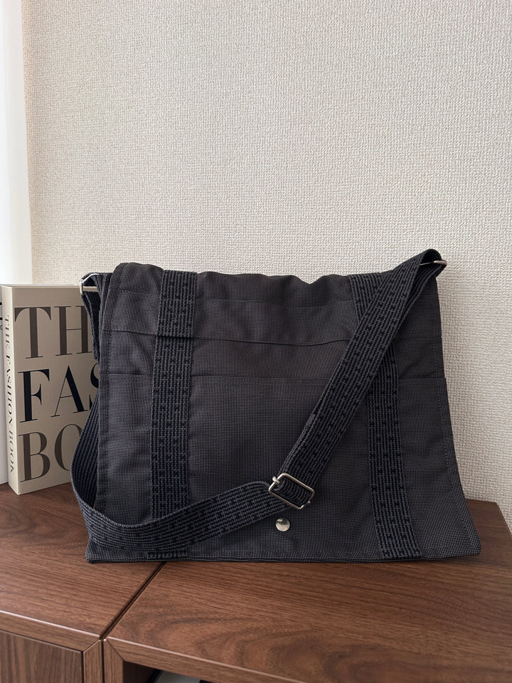 Hermès Canvas Oversized Messenger Bag 🩶✨ Lightweight & Stylish