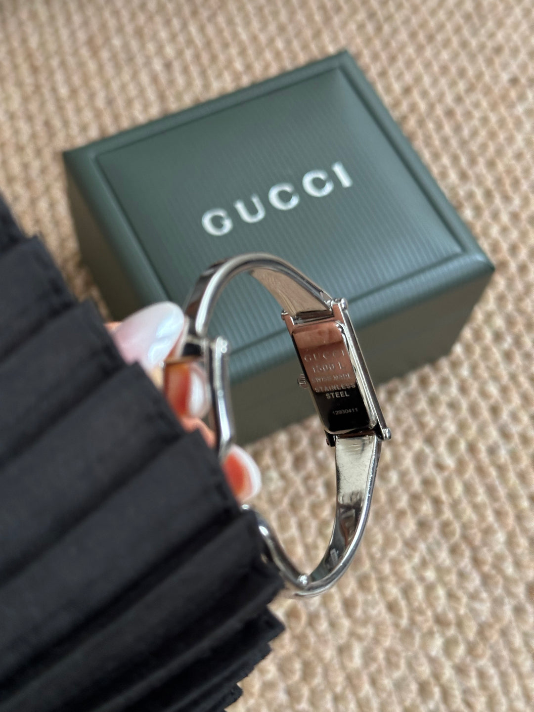 Gucci Vintage Bangle Watch ⌚✨ (with box)