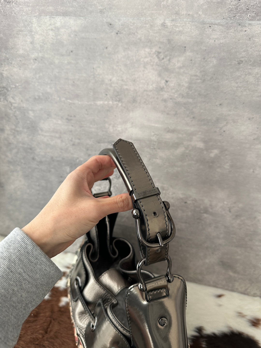 Burberry “Patchwork Check Leather Hobo” ✨ | Rare Sculptural Design with Iconic Vintage Check