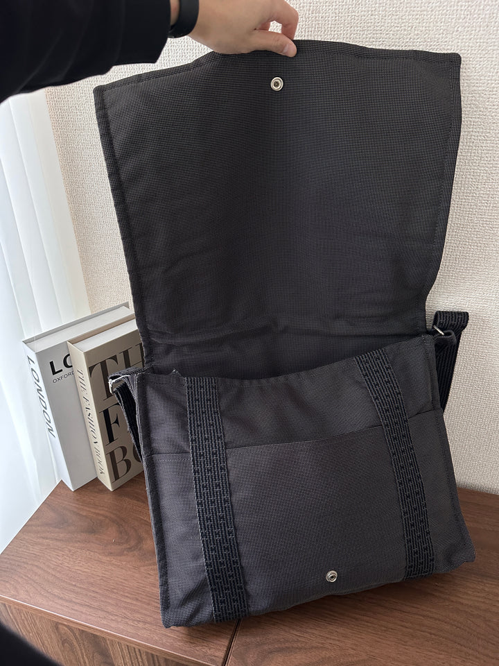 Hermès Canvas Oversized Messenger Bag 🩶✨ Lightweight & Stylish