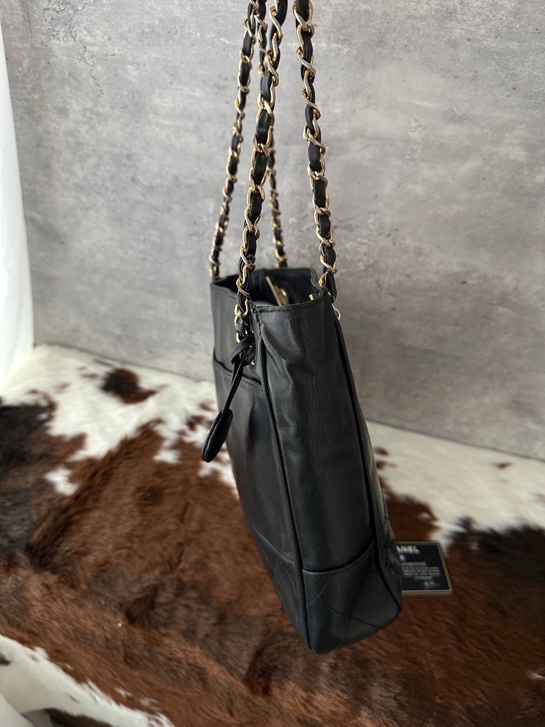 CHANEL “Black Leather Small Shoulder Tote” 🖤✨ | Lightweight, Practical & Iconic CC Tag