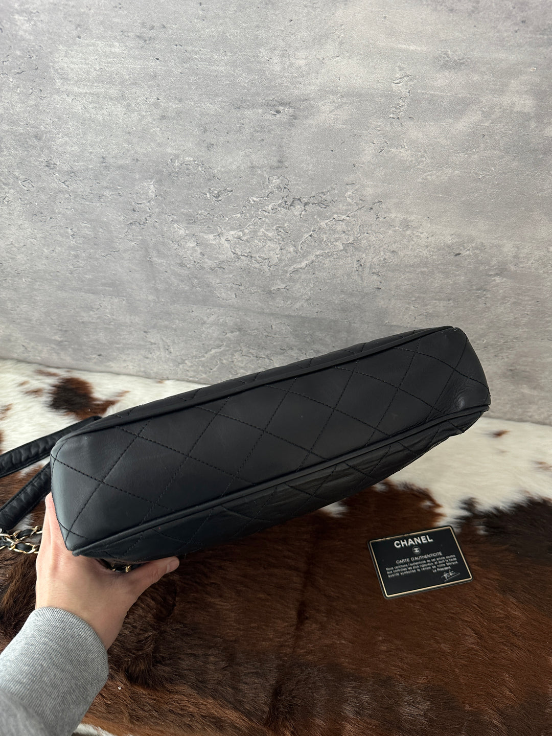 CHANEL “Black Leather Small Shoulder Tote” 🖤✨ | Lightweight, Practical & Iconic CC Tag