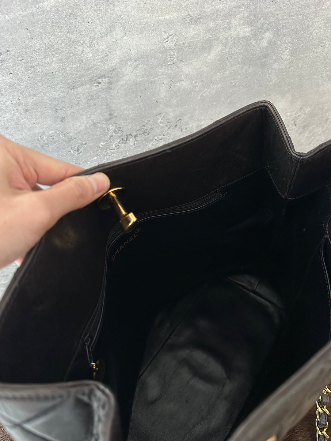 Chanel “Large CC Turn-Lock Shoulder Tote” ✨ | Rare Oversized CC Hardware & Chunky Chain