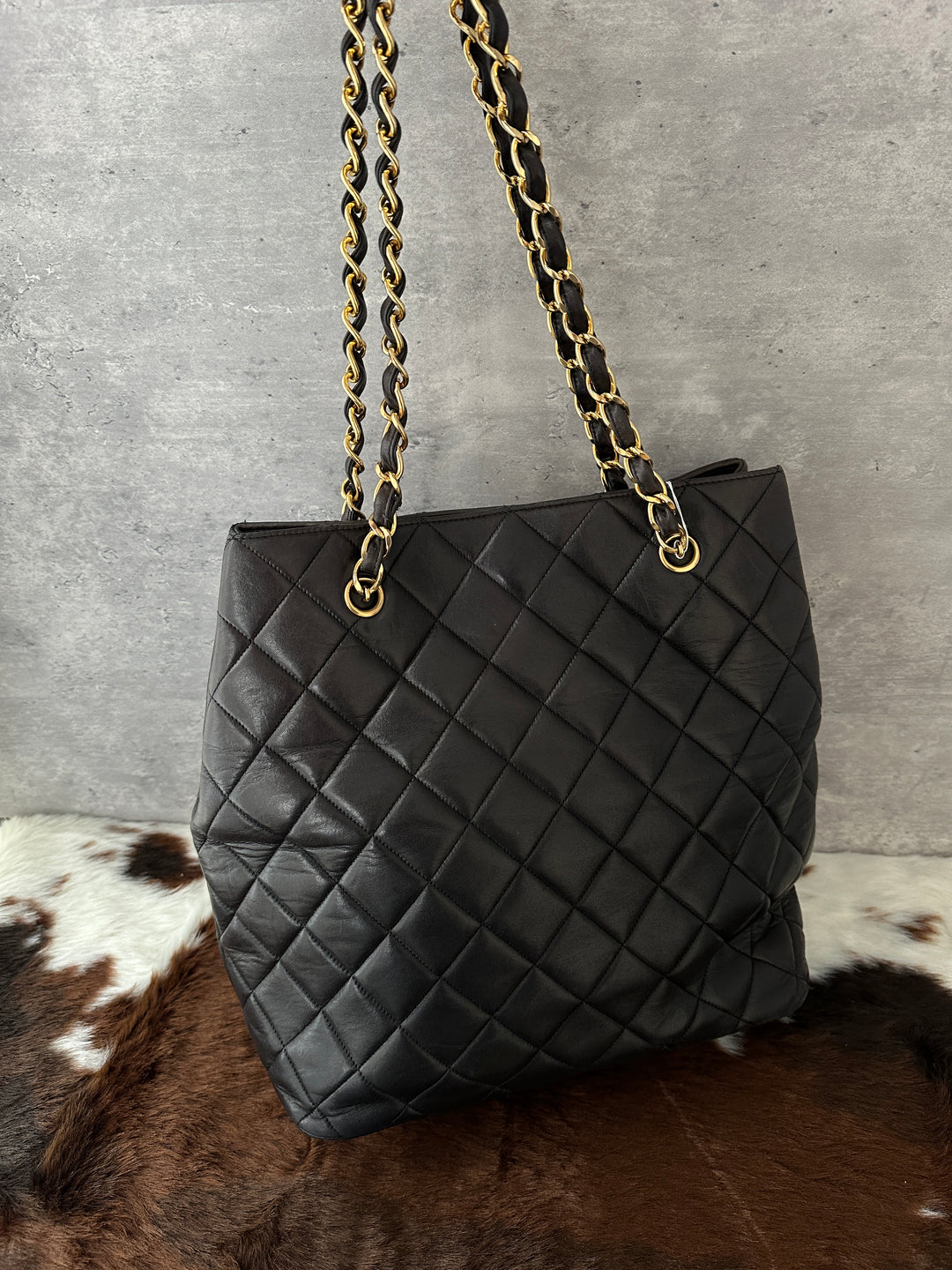 Chanel “Large CC Turn-Lock Shoulder Tote” ✨ | Rare Oversized CC Hardware & Chunky Chain