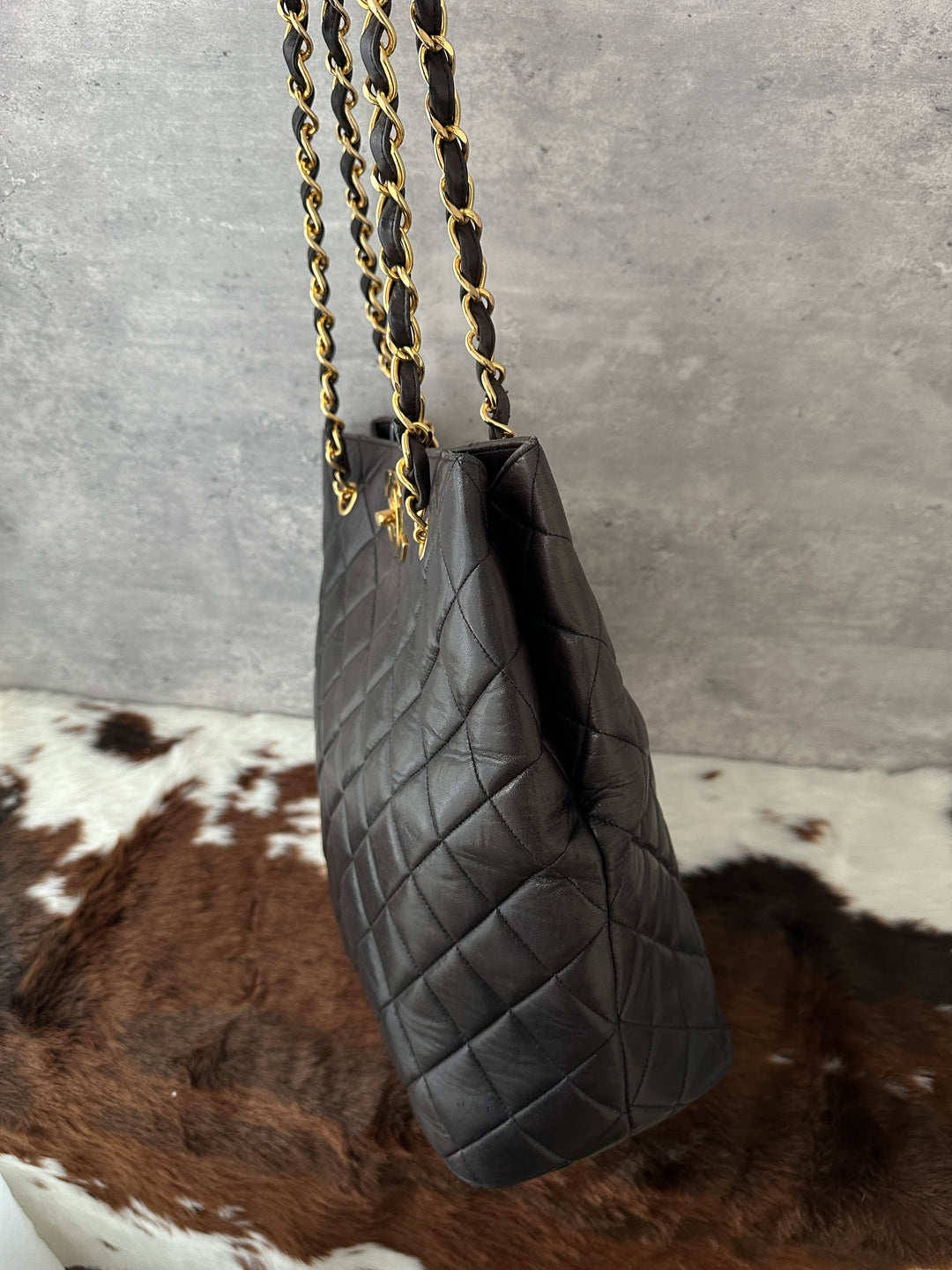 Chanel “Large CC Turn-Lock Shoulder Tote” ✨ | Rare Oversized CC Hardware & Chunky Chain