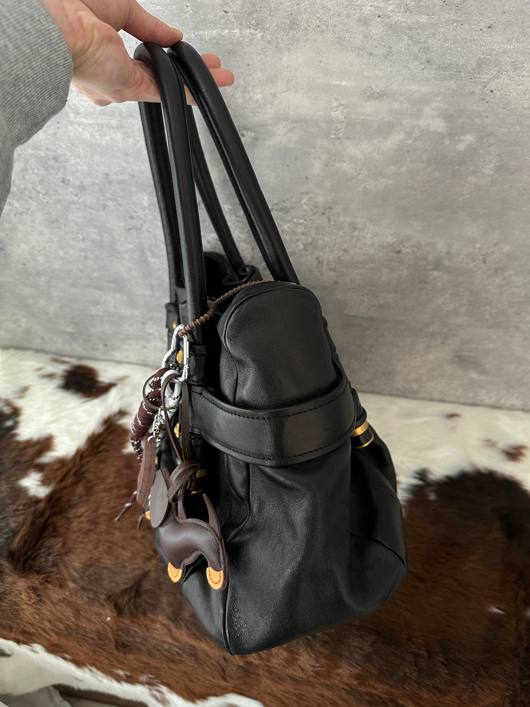 Ferragamo “Vintage Horseshoe Buckle Hobo” 🖤✨ | Soft Calf Leather & Iconic Gancini Detail