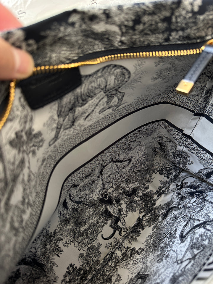 DIOR Dior Oblique Toile de Jouy Pouch 🖤｜Timeless Travel & Daily Essential