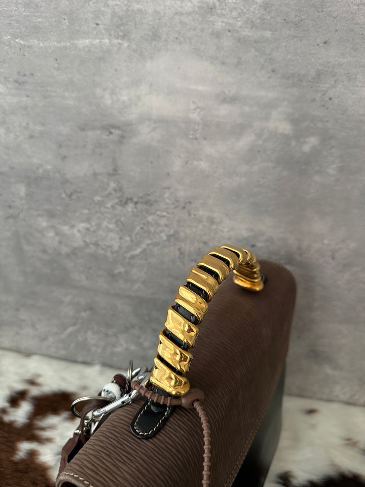 Loewe “Serpentine-Handle Kelly Top Handle” ✨🐍 | Rare, Elegant & Beautifully Structured