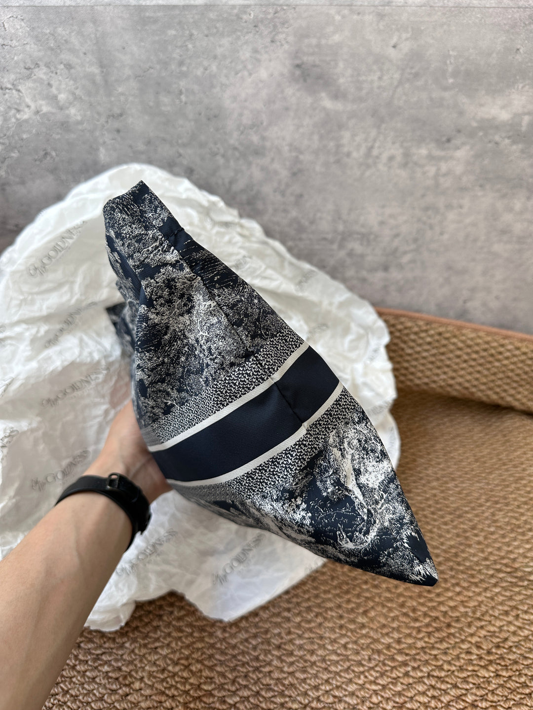 DIOR Dior Oblique Toile de Jouy Pouch 🖤｜Timeless Travel & Daily Essential