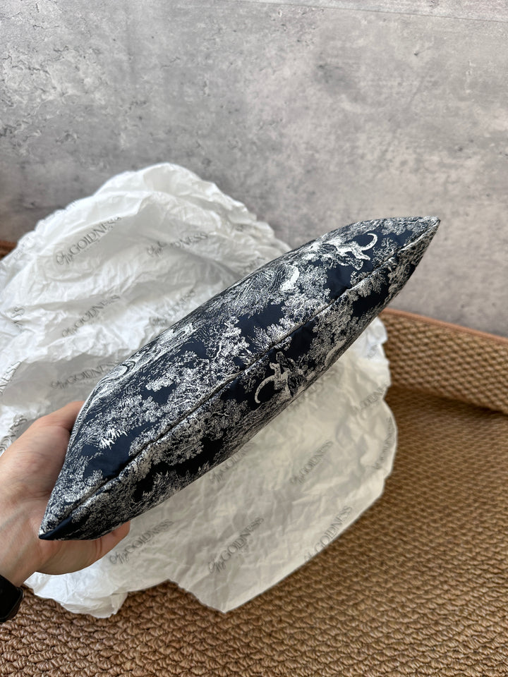 DIOR Dior Oblique Toile de Jouy Pouch 🖤｜Timeless Travel & Daily Essential