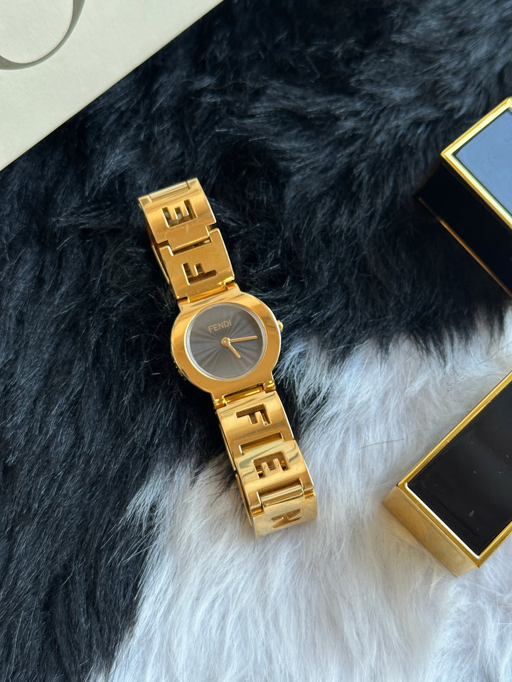 FENDI Logo Bracelet Watch ✨｜Sunray Dial × Openwork Letter Bracelet × Full Gold-Tone Design