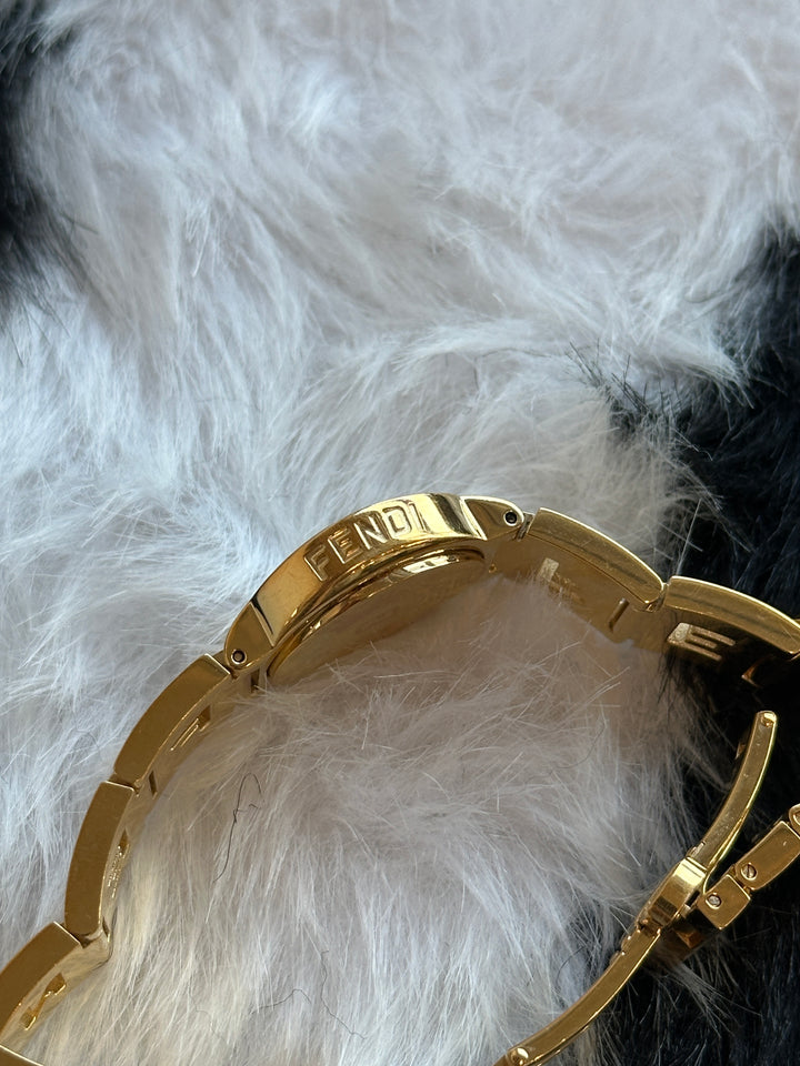FENDI Logo Bracelet Watch ✨｜Sunray Dial × Openwork Letter Bracelet × Full Gold-Tone Design