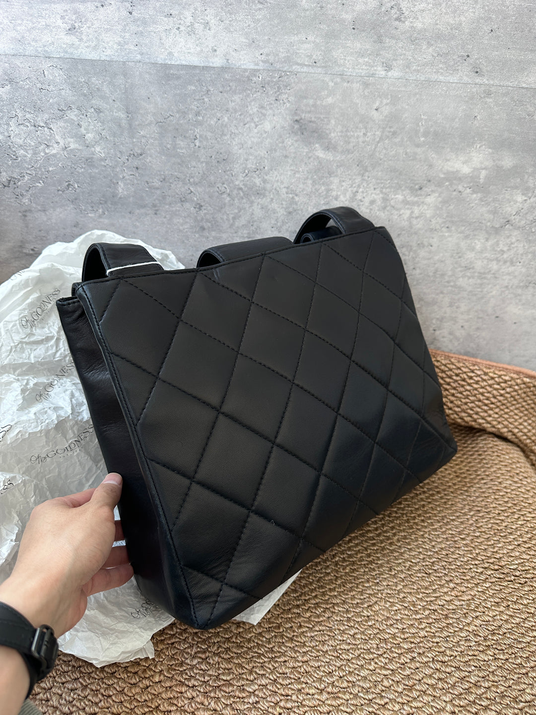 CHANEL Quilted 2.55 Gold-Turnlock Shoulder Bag 🖤｜Vintage Classic with Spacious Elegance