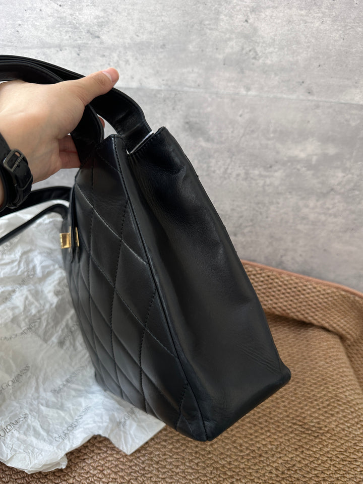 CHANEL Quilted 2.55 Gold-Turnlock Shoulder Bag 🖤｜Vintage Classic with Spacious Elegance