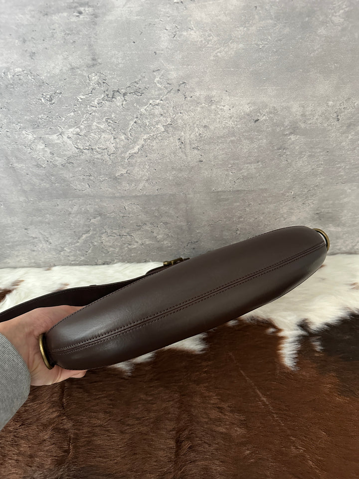 Loewe “Vintage UFO Monogram Shoulder Bag” ✨🛸 | Ultra-Rare Collectors’ Piece with Turn-Lock Closure