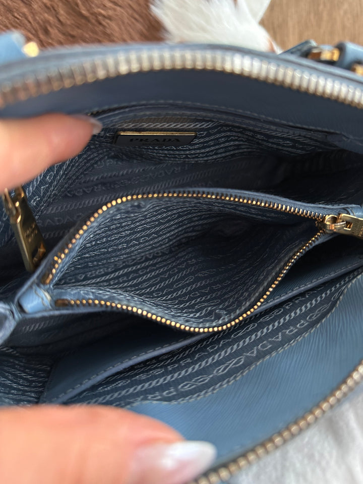 Prada Small Alma Bag 🩵😻 (Full Set)