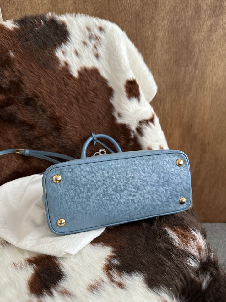 Prada Small Alma Bag 🩵😻 (Full Set)