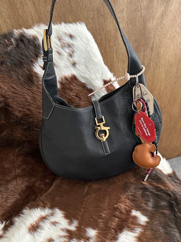 Ferragamo Large Gancini Hobo Bag 🧡🤎｜Oversized Horseshoe Logo × Lightweight Design × Spacious Everyday Carry