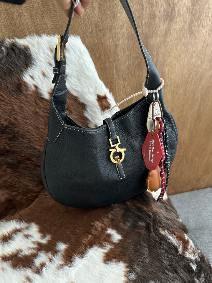 Ferragamo Large Gancini Hobo Bag 🧡🤎｜Oversized Horseshoe Logo × Lightweight Design × Spacious Everyday Carry