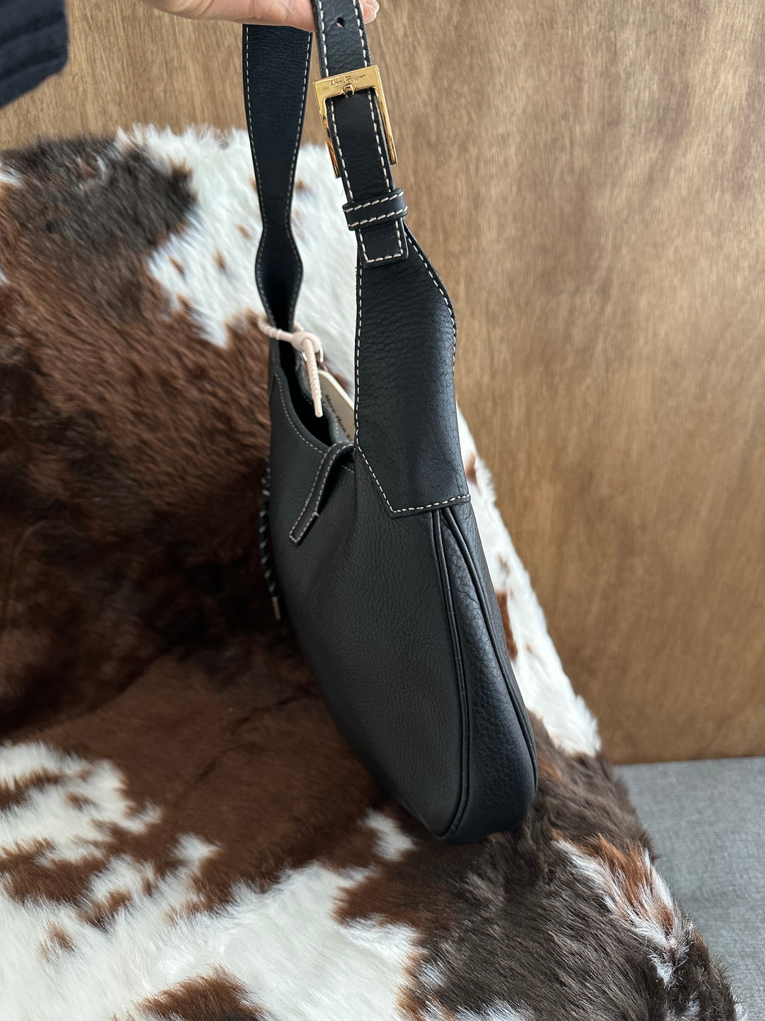 Ferragamo Large Gancini Hobo Bag 🧡🤎｜Oversized Horseshoe Logo × Lightweight Design × Spacious Everyday Carry
