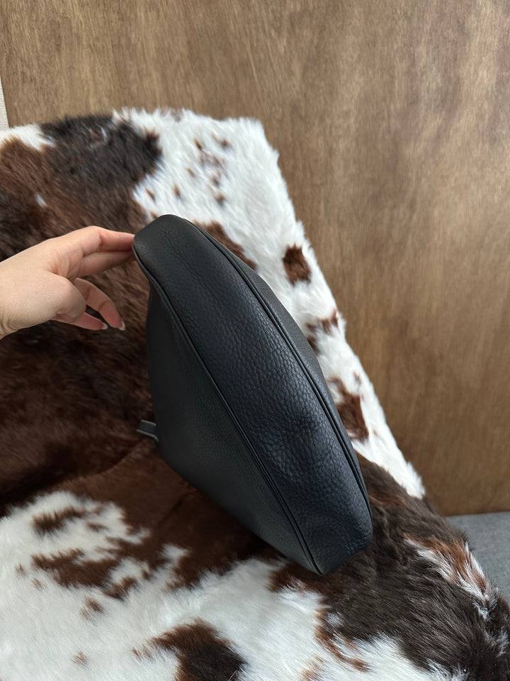 Ferragamo Large Gancini Hobo Bag 🧡🤎｜Oversized Horseshoe Logo × Lightweight Design × Spacious Everyday Carry