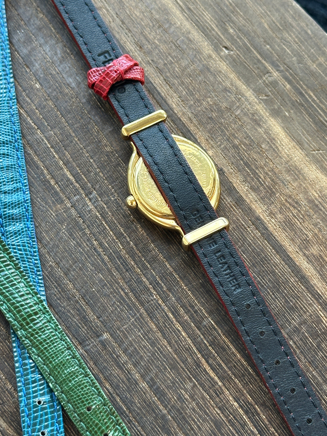 Fendi Triple-Strap Oval Watch 💚🩵❤️｜One Watch, Three Looks × Pearl Sunray Dial × Elegant Gold-Tone Case