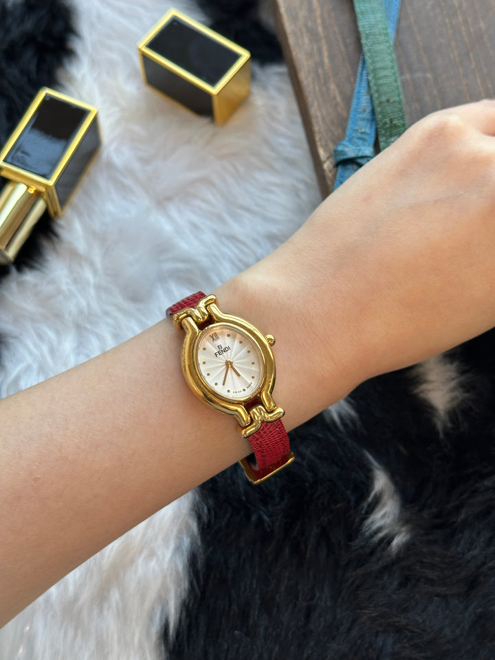Fendi Triple-Strap Oval Watch 💚🩵❤️｜One Watch, Three Looks × Pearl Sunray Dial × Elegant Gold-Tone Case