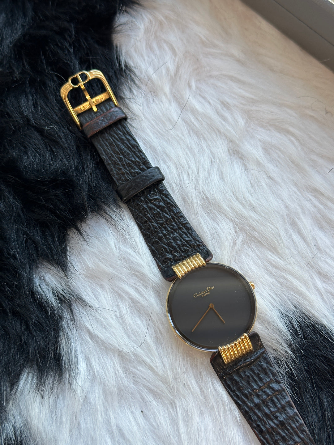 Christian Dior Vintage Round Watch with Box 🖤｜Minimal Black Dial × Gold-Tone CD Details × Elegant Leather Strap