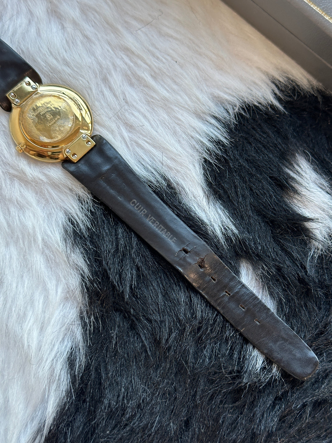 Christian Dior Vintage Round Watch with Box 🖤｜Minimal Black Dial × Gold-Tone CD Details × Elegant Leather Strap