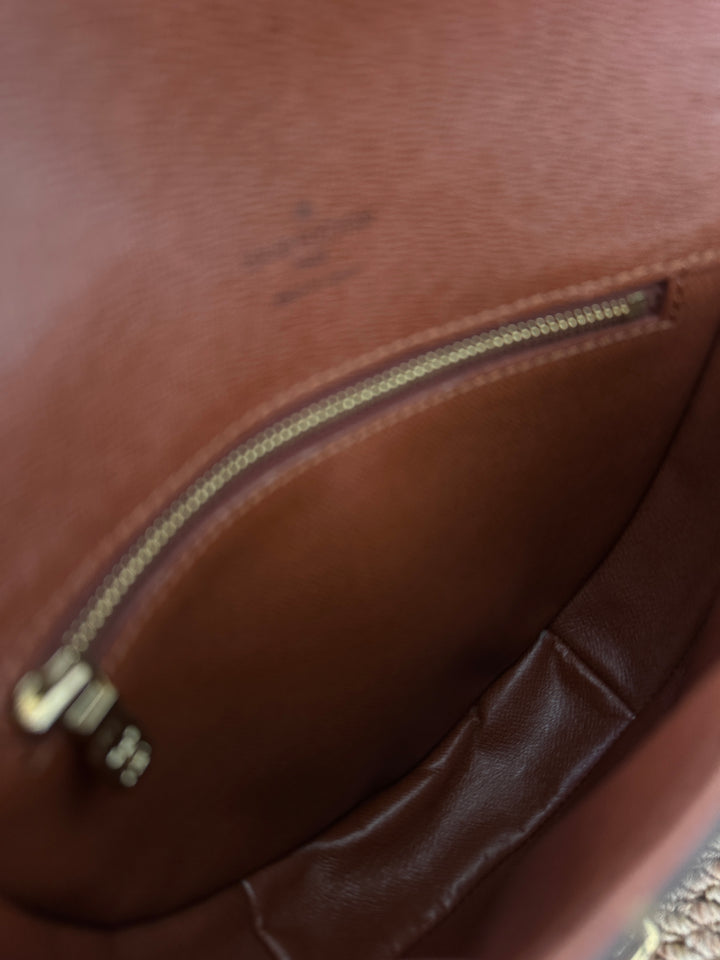 LOUIS VUITTON Monogram Vintage Small Shield Bag 🤎
