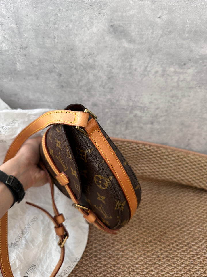 LOUIS VUITTON Monogram Vintage Small Shield Bag 🤎