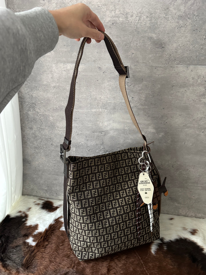 Fendi “FF Monogram Bucket Bag” 🤎🐻 | Rare, Lightweight & Youthful Classic