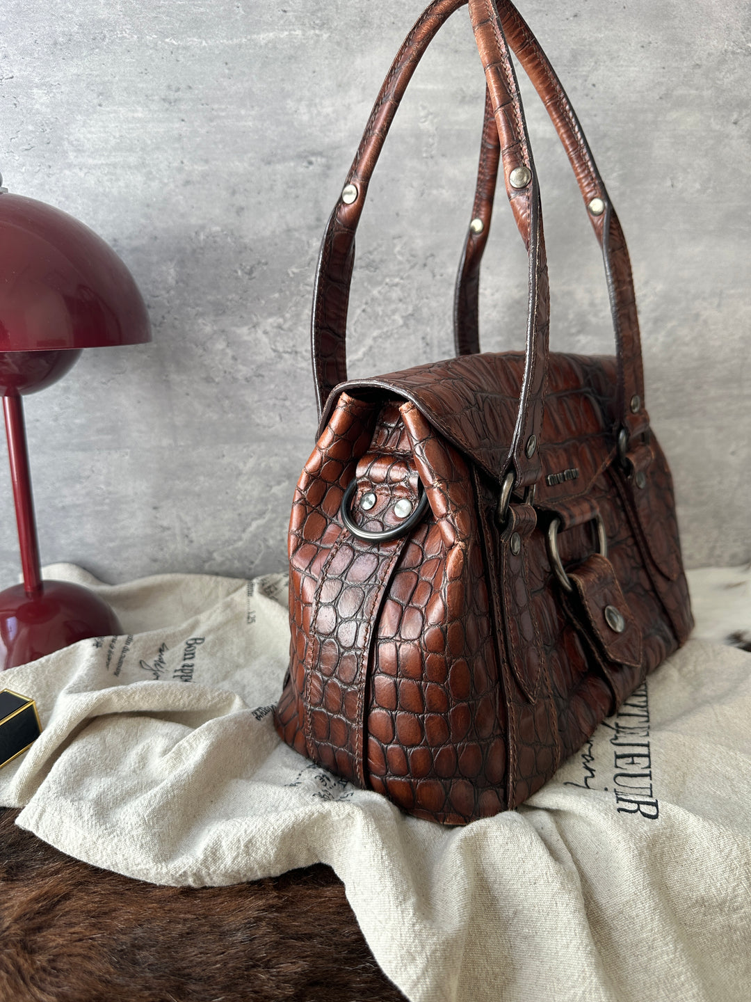 Miu Miu Croc-Embossed Leather Shoulder Bag ✨｜Rich Caramel Tone × Vintage Sophistication × Statement Texture