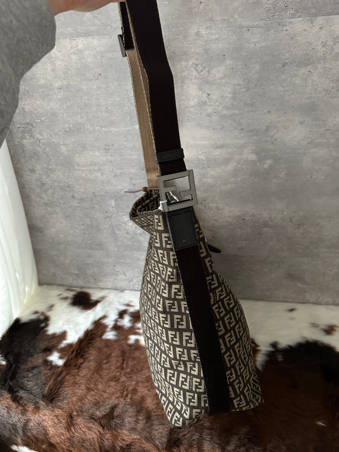 Fendi “FF Monogram Bucket Bag” 🤎🐻 | Rare, Lightweight & Youthful Classic