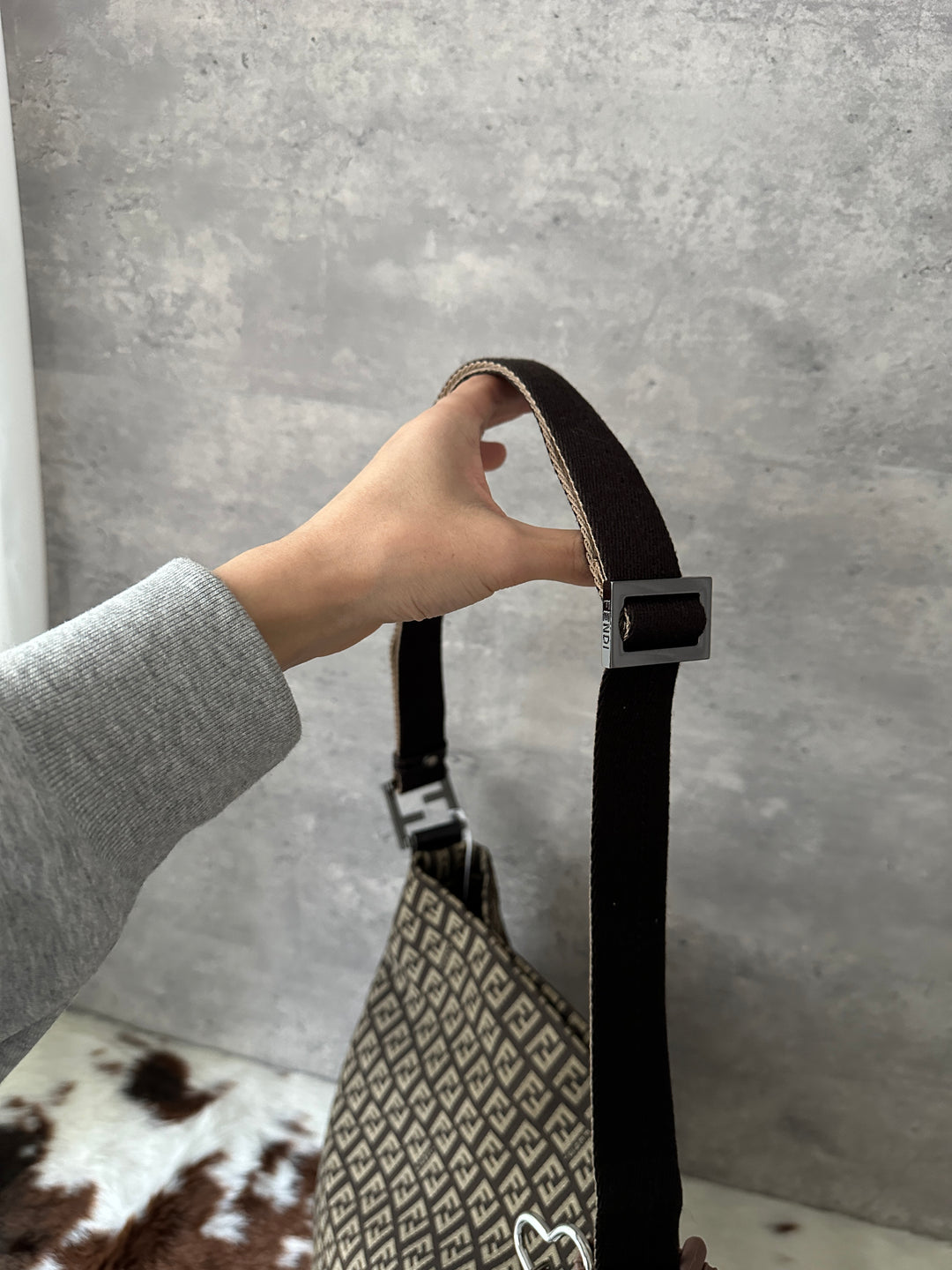 Fendi “FF Monogram Bucket Bag” 🤎🐻 | Rare, Lightweight & Youthful Classic