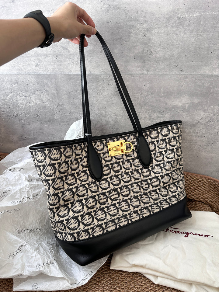Ferragamo Vintage Monogram Gancini Tote with Pouch ✨