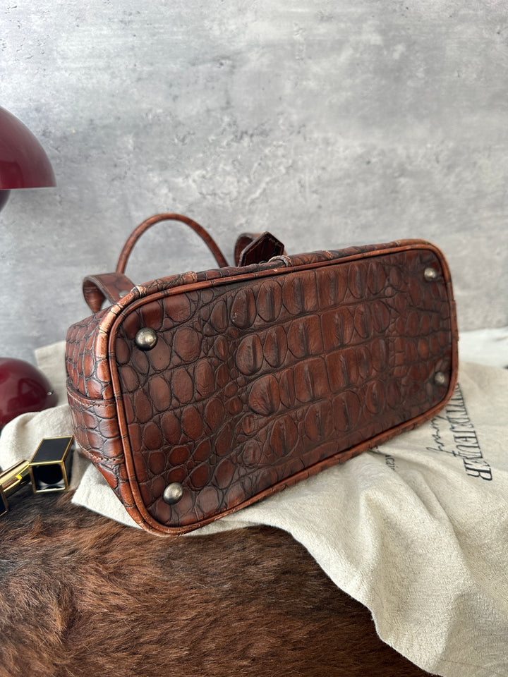 Miu Miu Croc-Embossed Leather Shoulder Bag ✨｜Rich Caramel Tone × Vintage Sophistication × Statement Texture