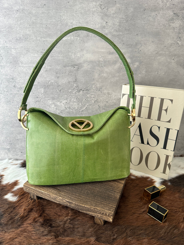 Valentino Lizard-Embossed Shoulder / Crossbody Bag 💚｜Fresh Green Statement × Refined Textured Finish × Versatile Adjustable Strap