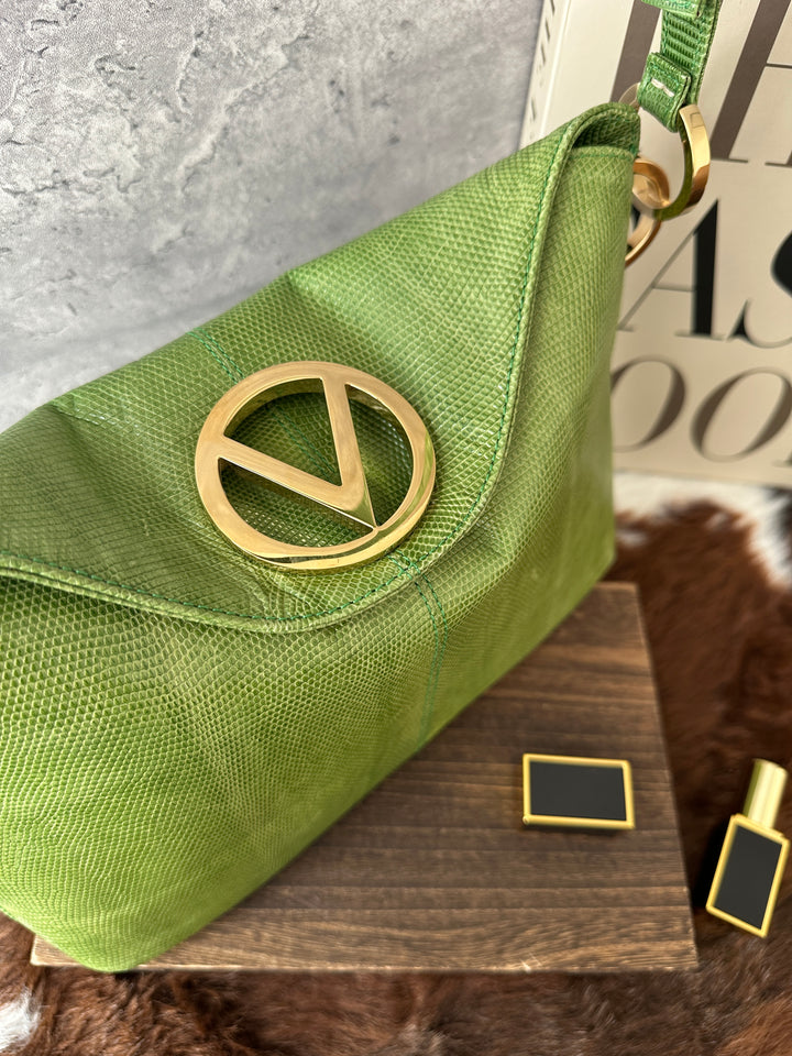 Valentino Lizard-Embossed Shoulder / Crossbody Bag 💚｜Fresh Green Statement × Refined Textured Finish × Versatile Adjustable Strap