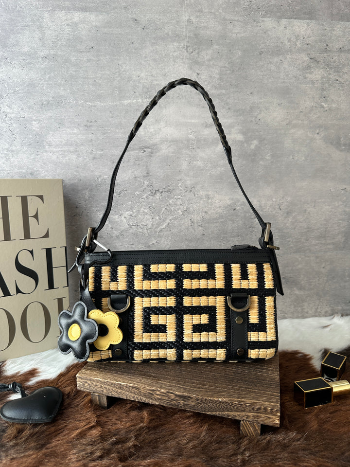 Givenchy Raffia Shoulder Bag 🤎🖤｜Graphic Woven Pattern × Floral Leather Charms × Adjustable Braided Strap
